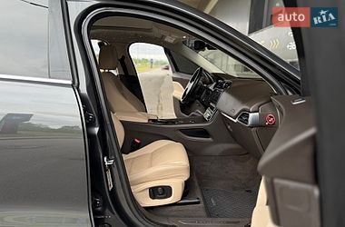 Внедорожник / Кроссовер Jaguar F-Pace 2016 в Киеве