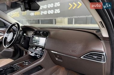Внедорожник / Кроссовер Jaguar F-Pace 2016 в Киеве