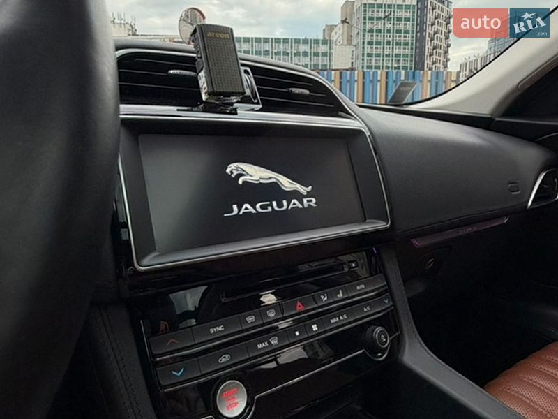 Внедорожник / Кроссовер Jaguar F-Pace 2018 в Киеве фото 6 Внедорожник / Кроссовер Jaguar F-Pace 2018 в Киеве
