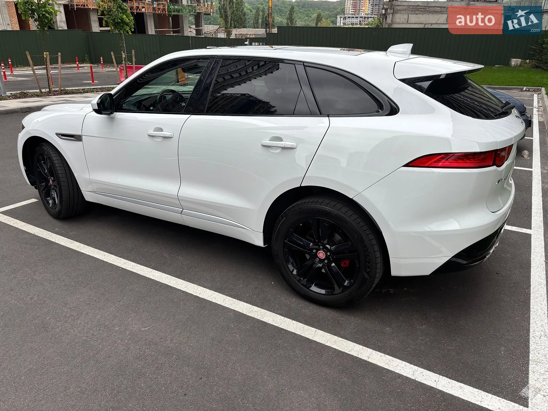 2019 Jaguar F-Pace - мініатюра 2
