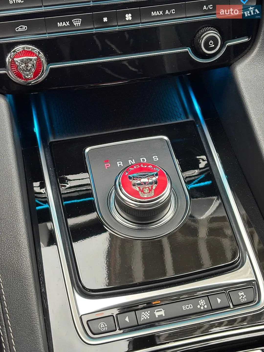 2019 Jaguar F-Pace - мініатюра 15