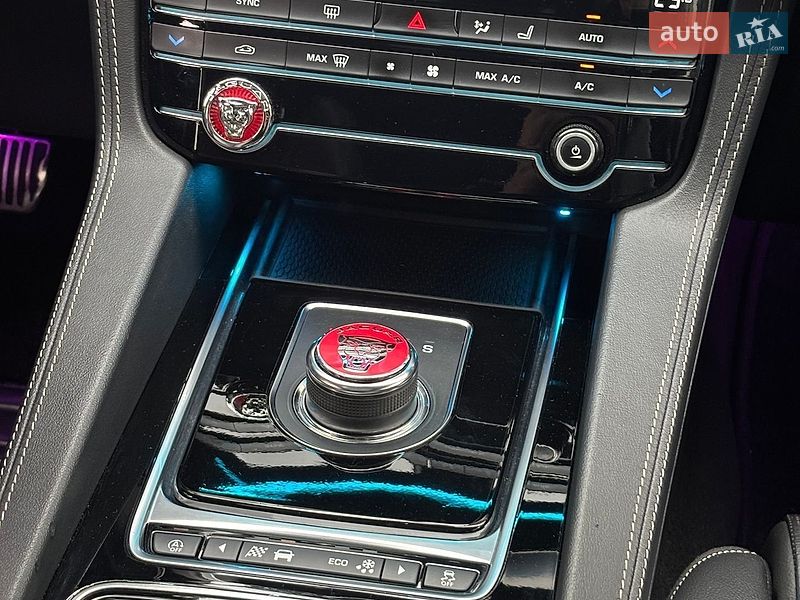 Внедорожник / Кроссовер Jaguar F-Pace 2019 в Киеве фото 15 Внедорожник / Кроссовер Jaguar F-Pace 2019 в Киеве