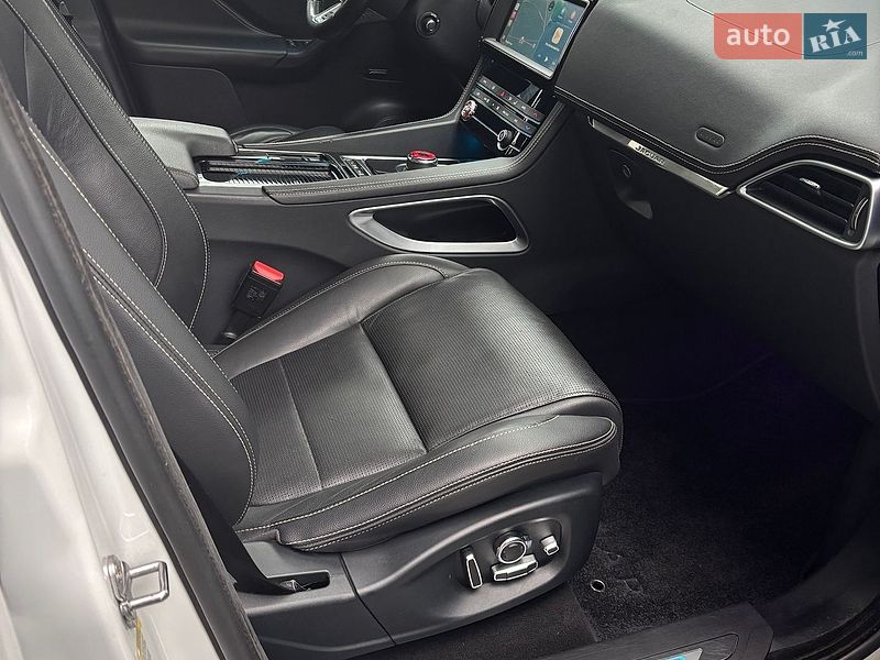 Внедорожник / Кроссовер Jaguar F-Pace 2019 в Киеве