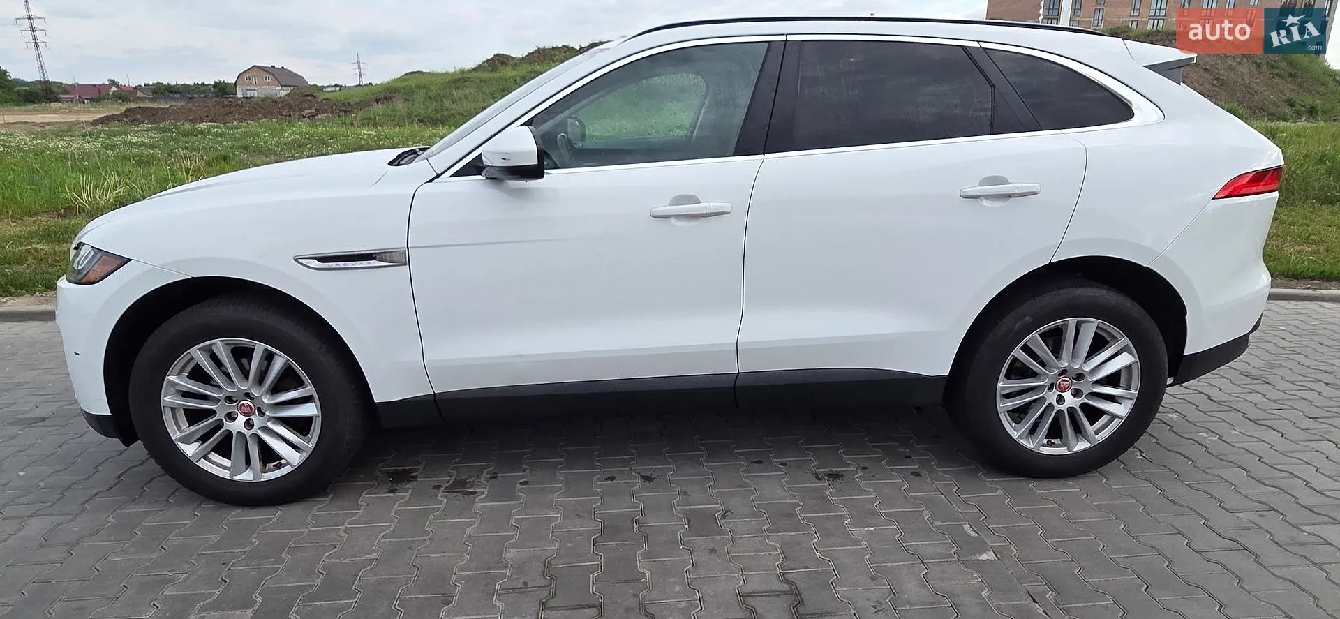 2017 Jaguar F-Pace - мініатюра 9