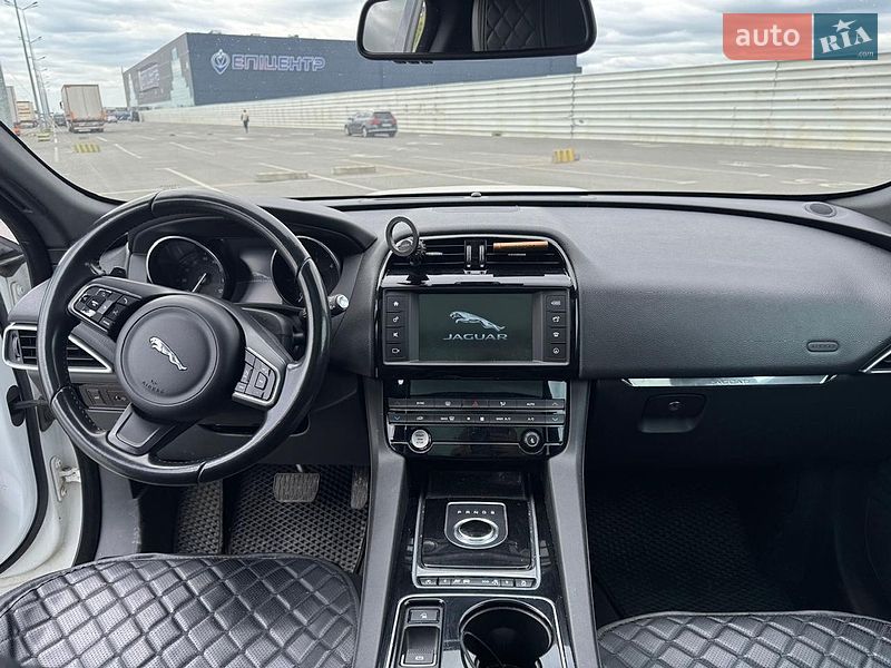 Внедорожник / Кроссовер Jaguar F-Pace 2016 в Львове фото 23 Внедорожник / Кроссовер Jaguar F-Pace 2016 в Львове