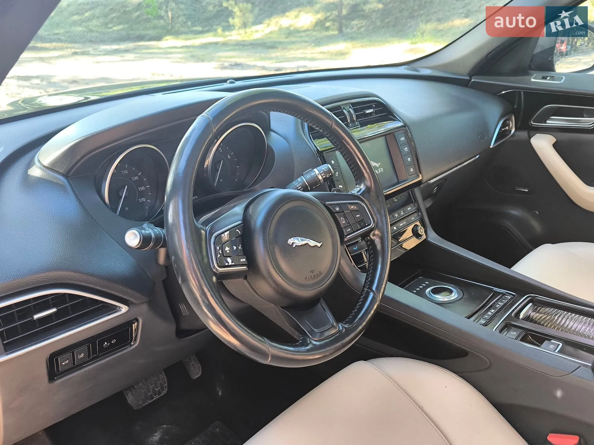 2017 Jaguar F-Pace - мініатюра 29