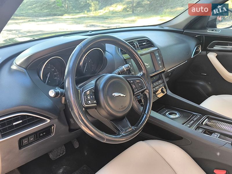 Позашляховик / Кросовер Jaguar F-Pace 2017 в Полтаві