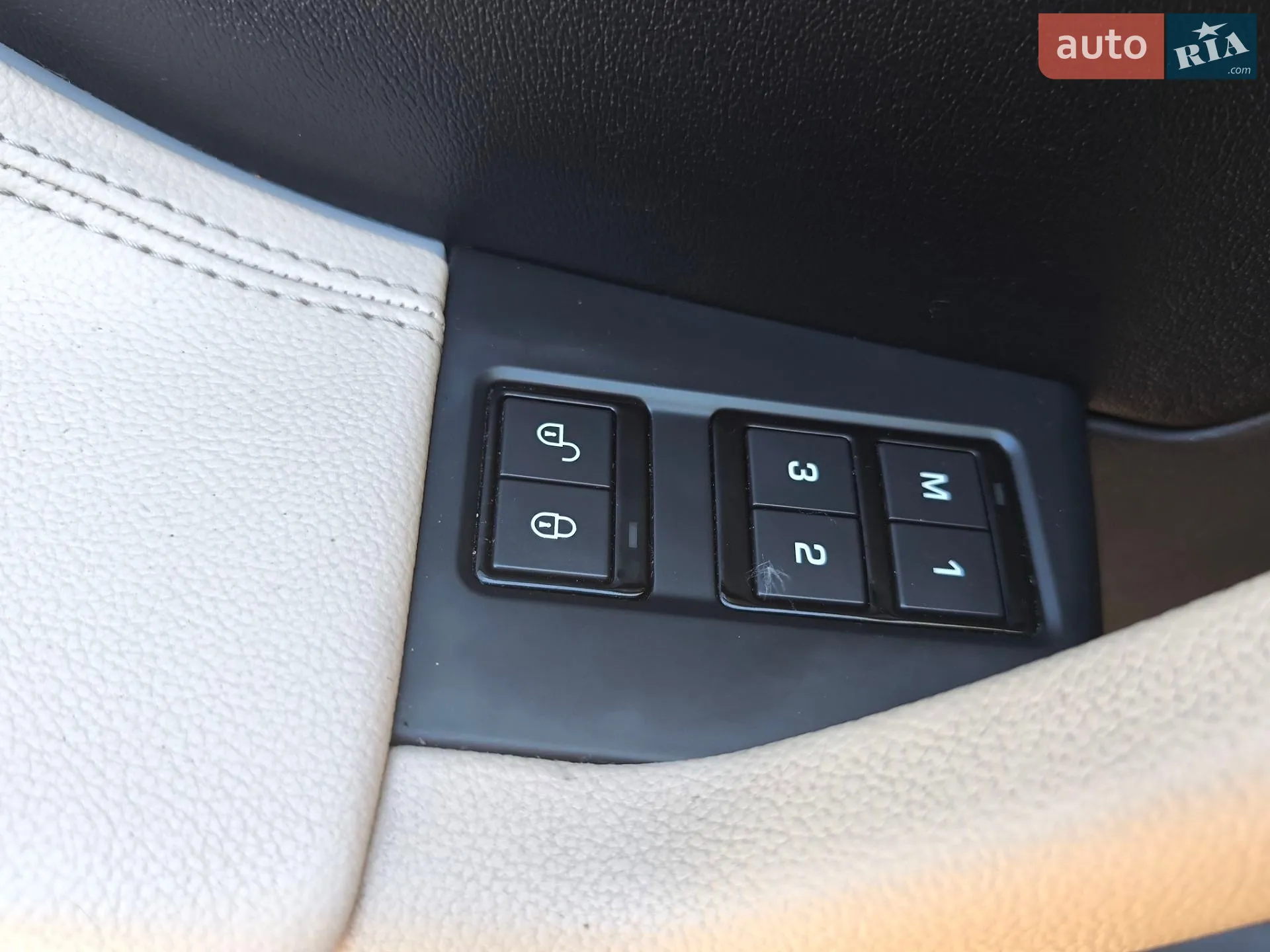 2017 Jaguar F-Pace - мініатюра 33