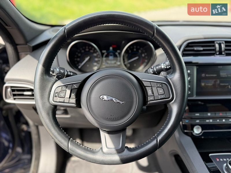 Внедорожник / Кроссовер Jaguar F-Pace 2016 в Киеве