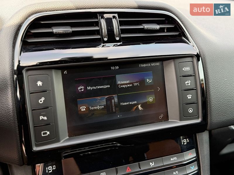 Внедорожник / Кроссовер Jaguar F-Pace 2016 в Киеве