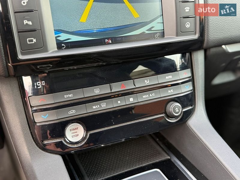Внедорожник / Кроссовер Jaguar F-Pace 2016 в Киеве фото 16 Внедорожник / Кроссовер Jaguar F-Pace 2016 в Киеве