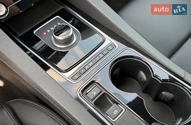 Внедорожник / Кроссовер Jaguar F-Pace 2016 в Киеве