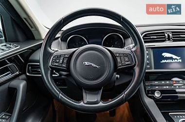 Внедорожник / Кроссовер Jaguar F-Pace 2017 в Киеве