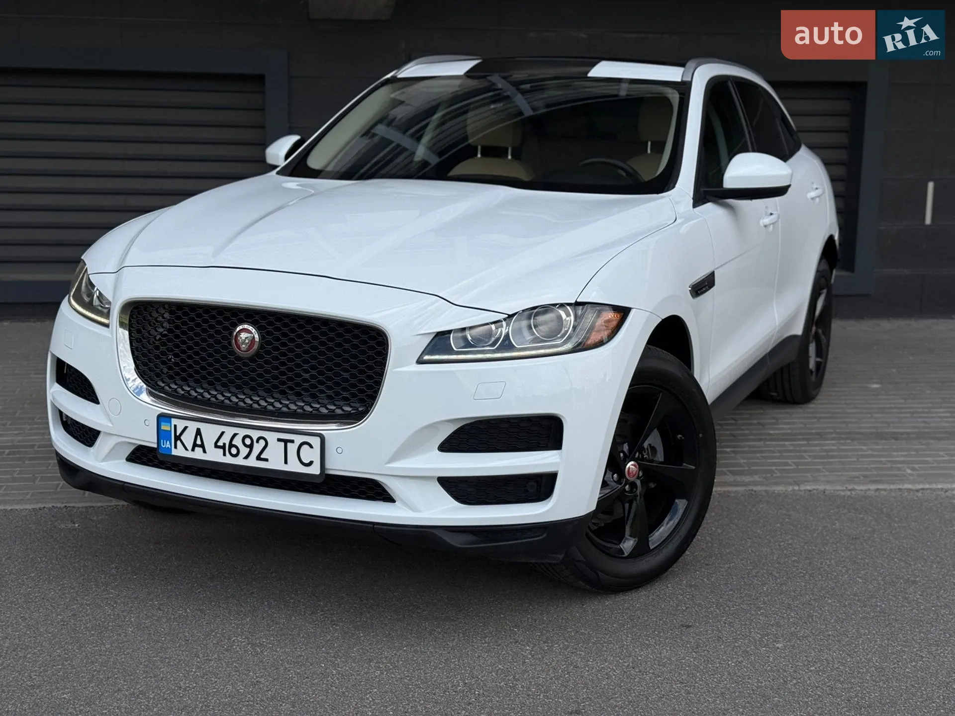 2017 Jaguar F-Pace - мініатюра 2