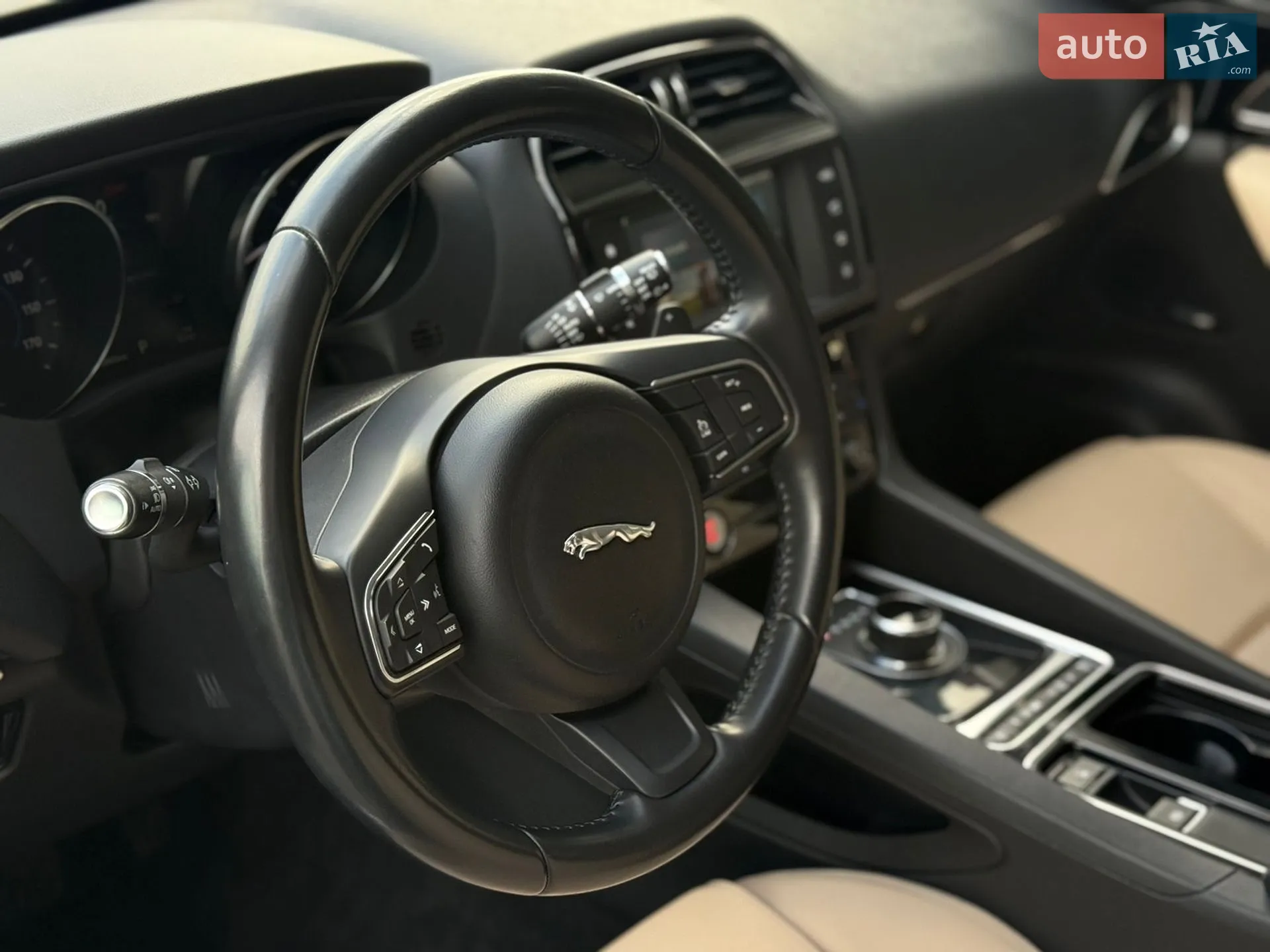 2017 Jaguar F-Pace - мініатюра 15