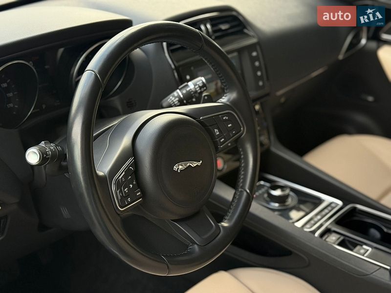 Внедорожник / Кроссовер Jaguar F-Pace 2017 в Киеве