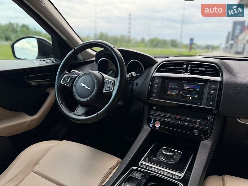 Внедорожник / Кроссовер Jaguar F-Pace 2017 в Киеве
