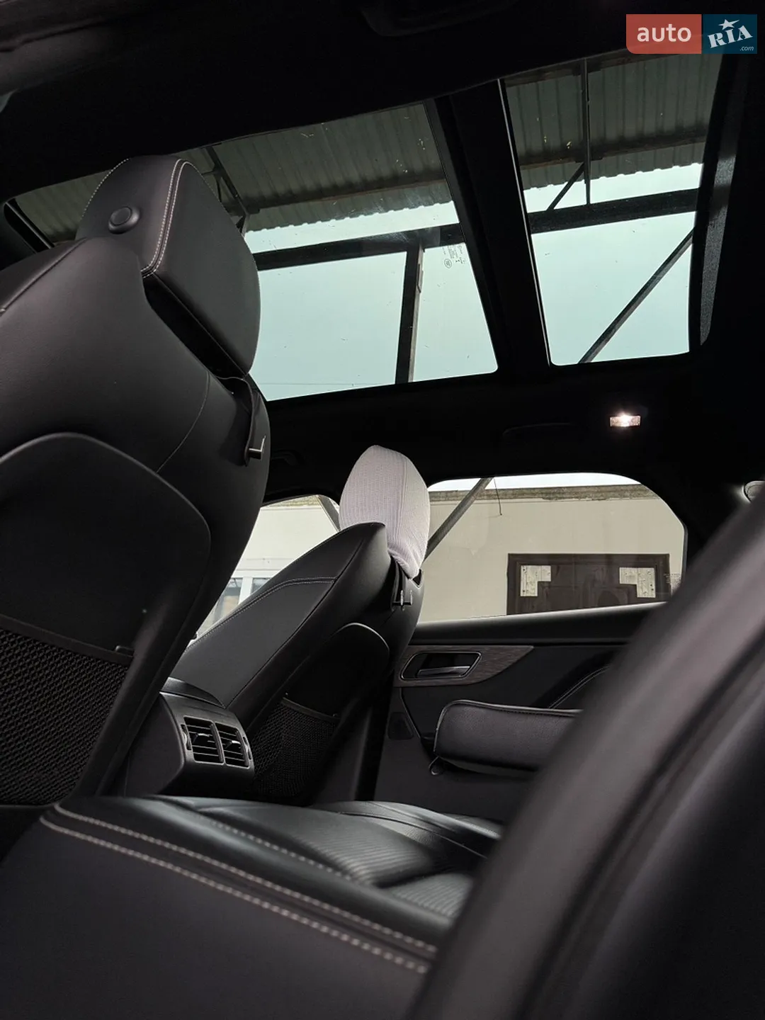 2016 Jaguar F-Pace - мініатюра 30