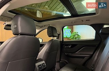 Внедорожник / Кроссовер Jaguar F-Pace 2016 в Киеве
