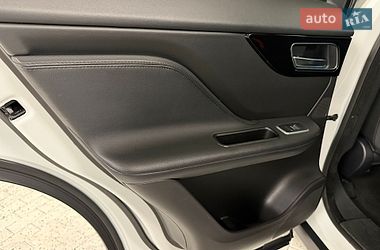 Внедорожник / Кроссовер Jaguar F-Pace 2016 в Киеве
