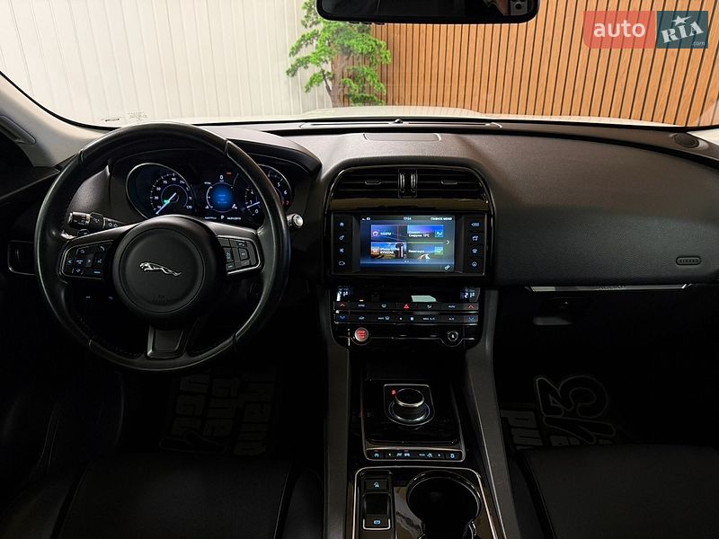 Внедорожник / Кроссовер Jaguar F-Pace 2016 в Киеве