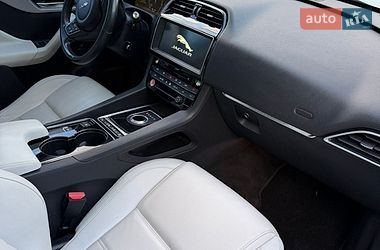 Внедорожник / Кроссовер Jaguar F-Pace 2017 в Луцке