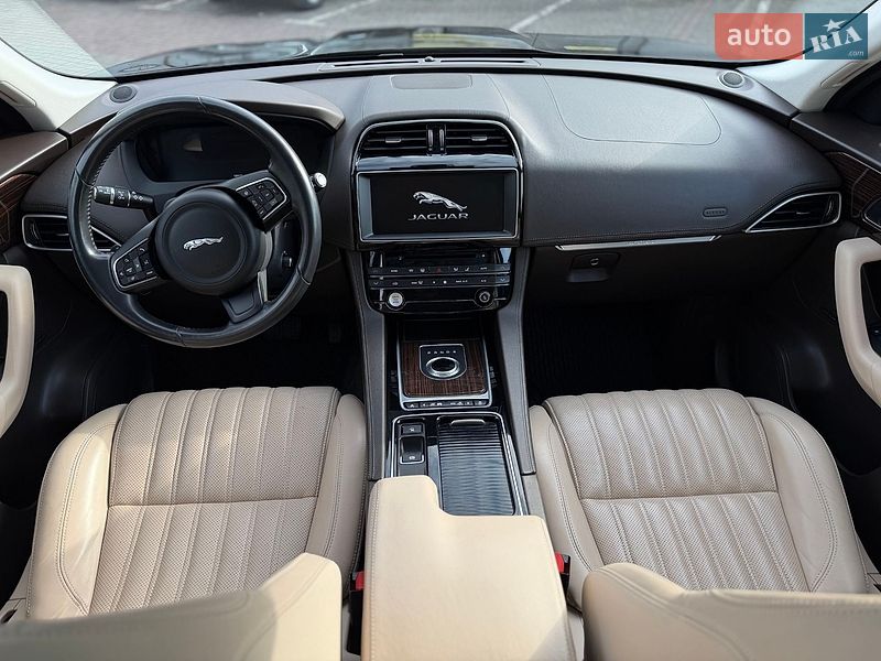 Внедорожник / Кроссовер Jaguar F-Pace 2017 в Сарнах