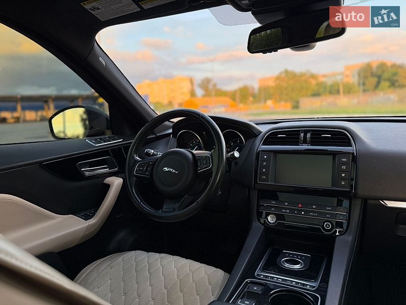 Позашляховик / Кросовер Jaguar F-Pace 2016 в Харкові фото 18 Позашляховик / Кросовер Jaguar F-Pace 2016 в Харкові