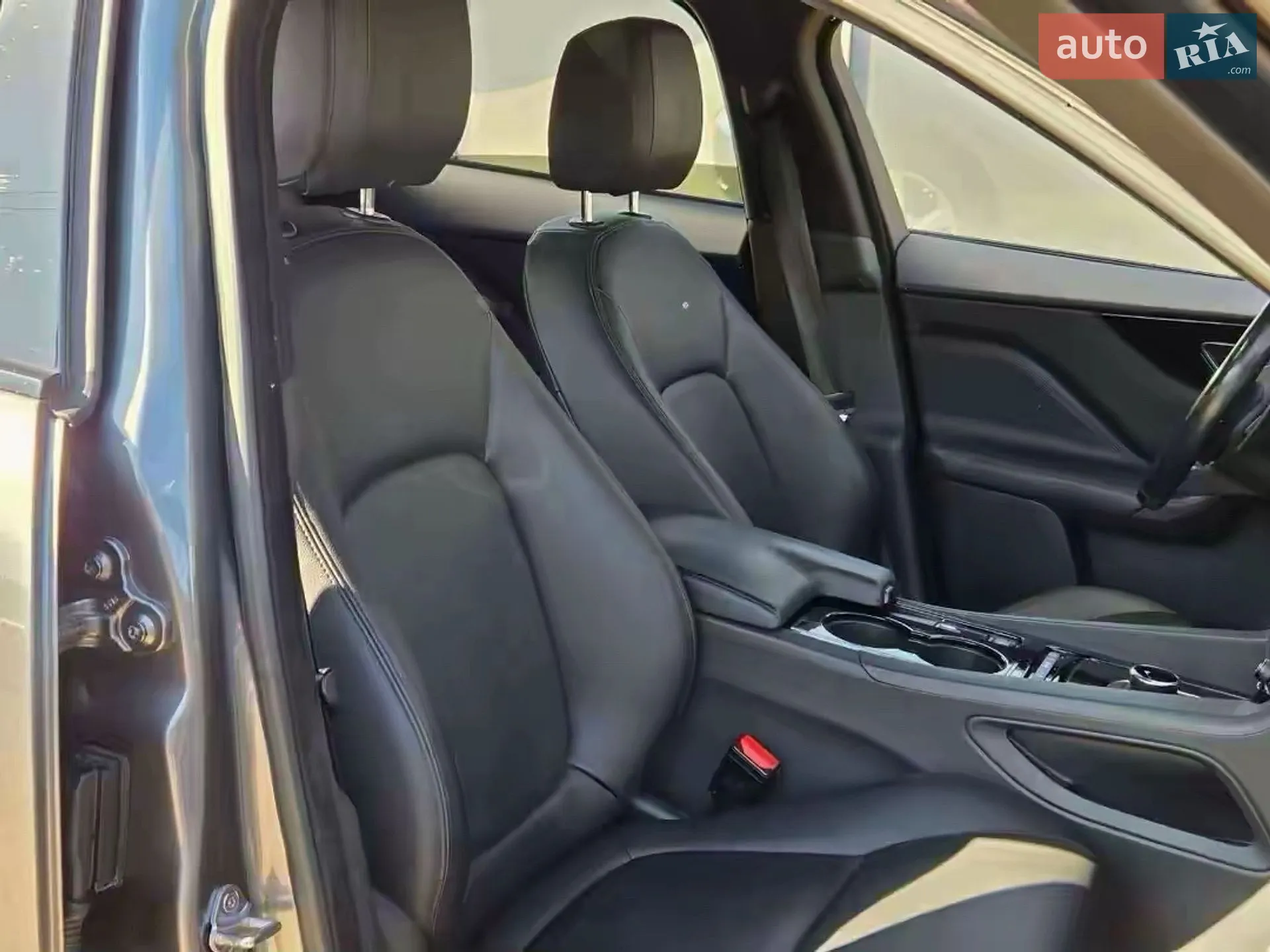 2016 Jaguar F-Pace - мініатюра 25