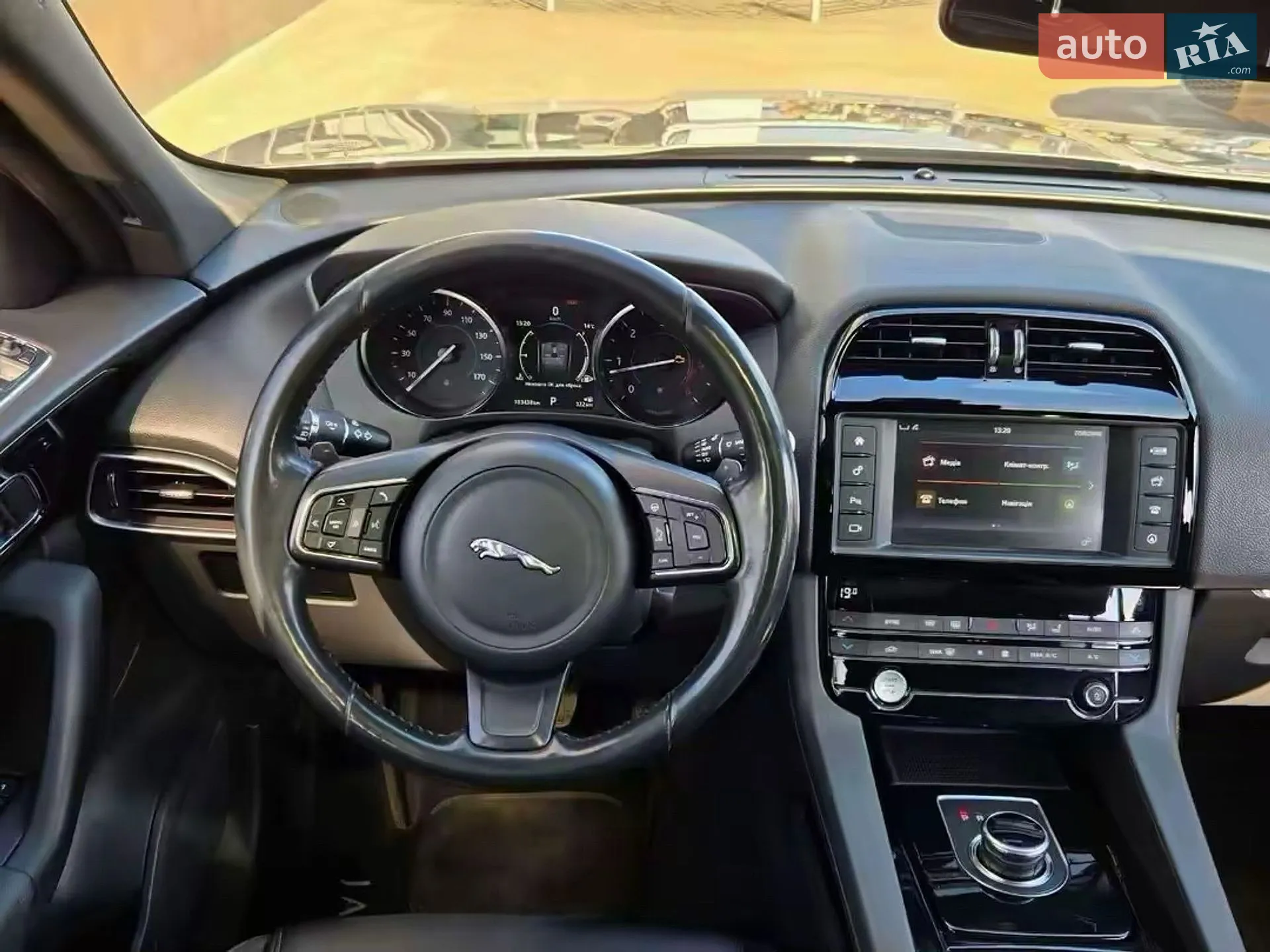 2016 Jaguar F-Pace - мініатюра 30