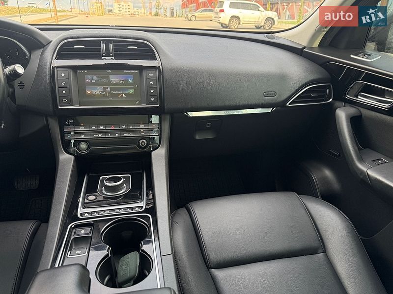 Внедорожник / Кроссовер Jaguar F-Pace 2016 в Ровно