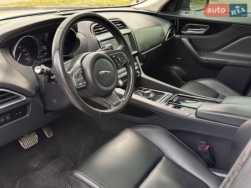 Внедорожник / Кроссовер Jaguar F-Pace 2018 в Владимире