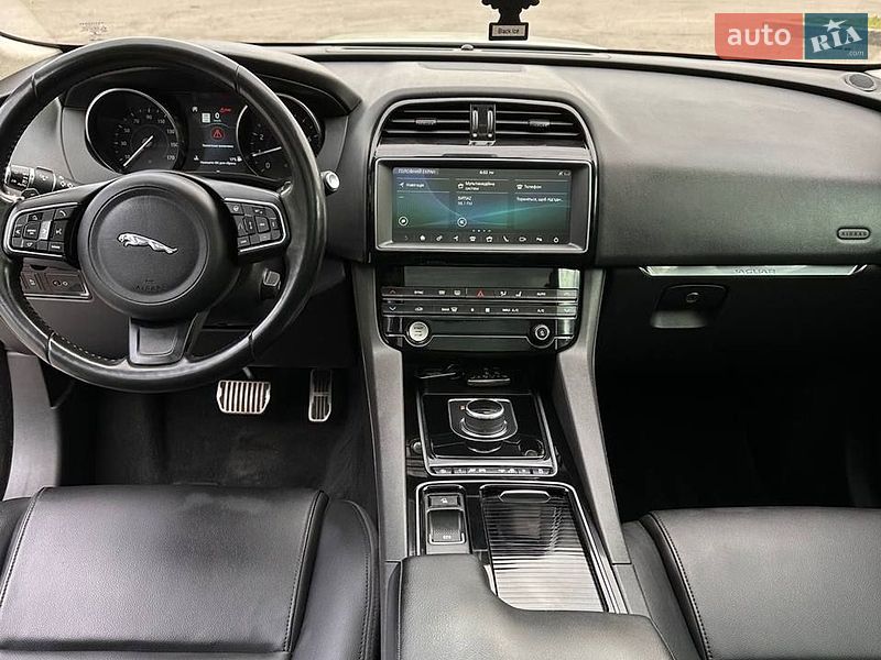 Внедорожник / Кроссовер Jaguar F-Pace 2018 в Владимире