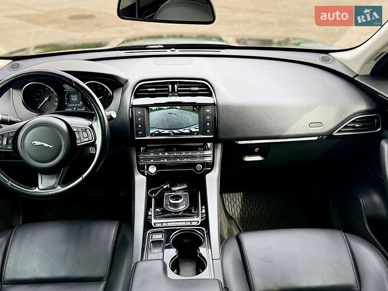 Внедорожник / Кроссовер Jaguar F-Pace 2016 в Запорожье