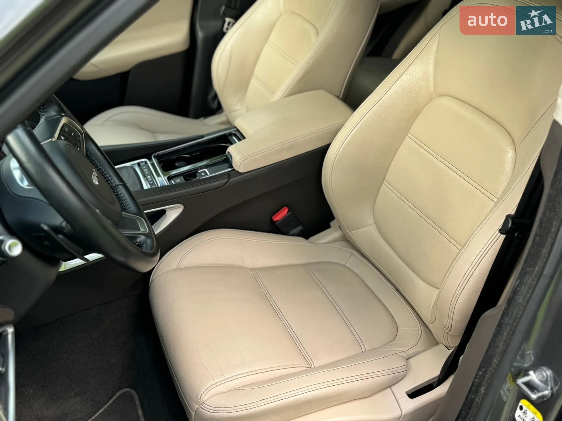 2019 Jaguar F-Pace - мініатюра 14