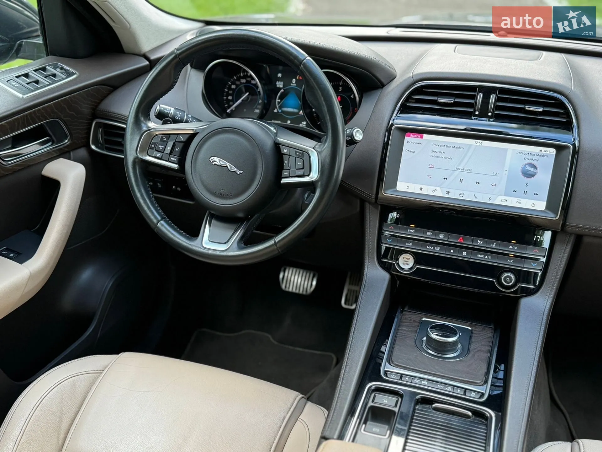 2019 Jaguar F-Pace - мініатюра 15