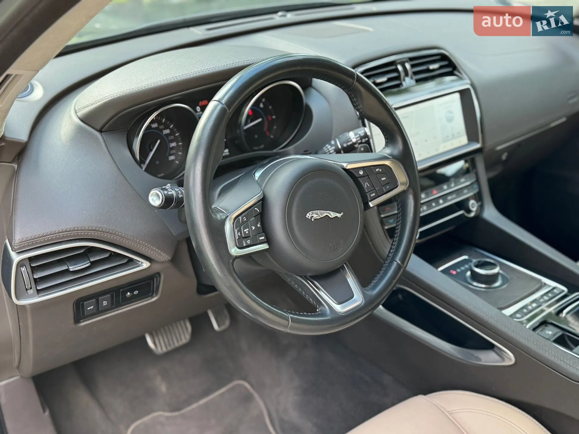 2019 Jaguar F-Pace - мініатюра 20