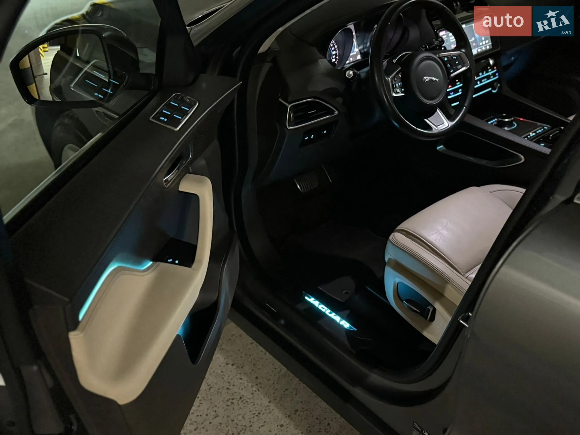 2019 Jaguar F-Pace - мініатюра 32