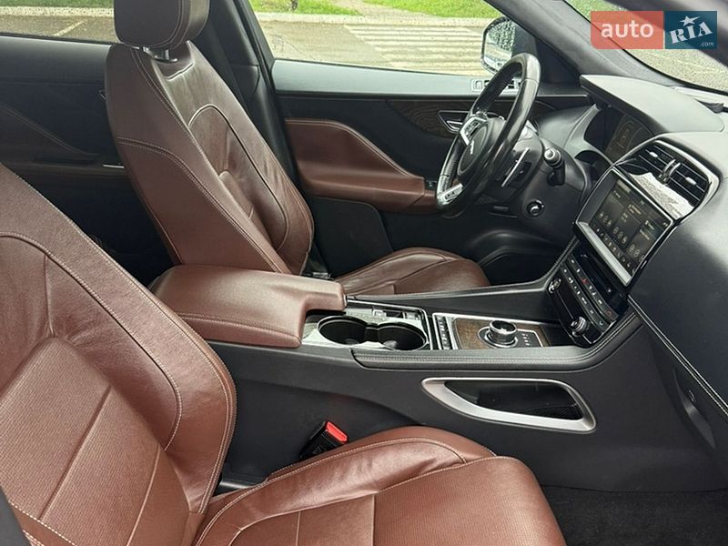 Позашляховик / Кросовер Jaguar F-Pace 2016 в Києві