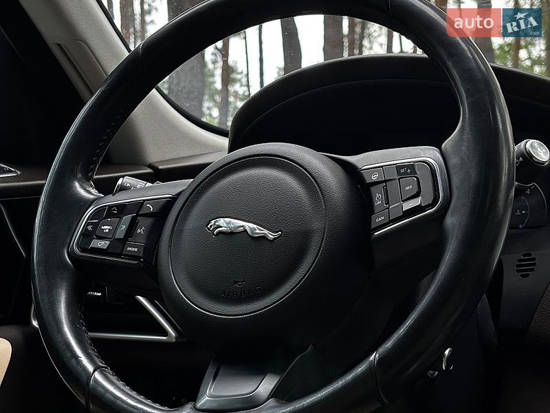 Внедорожник / Кроссовер Jaguar F-Pace 2016 в Белогородке