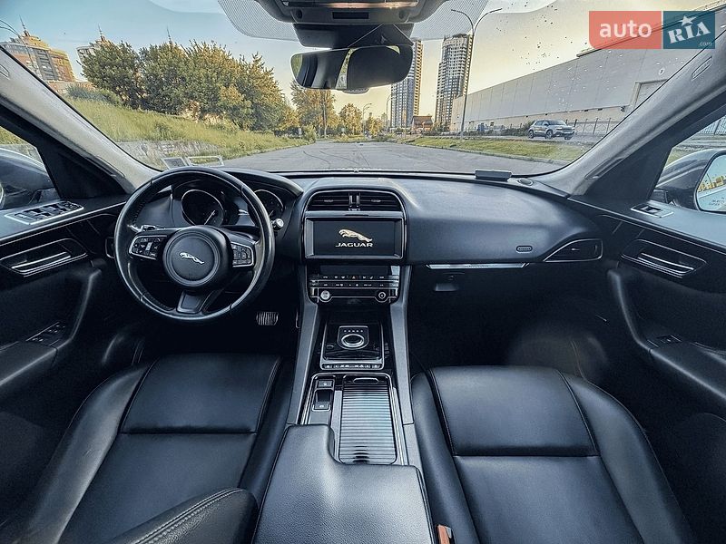 Позашляховик / Кросовер Jaguar F-Pace 2019 в Києві