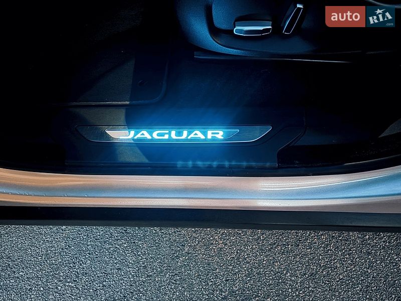 Позашляховик / Кросовер Jaguar F-Pace 2019 в Києві