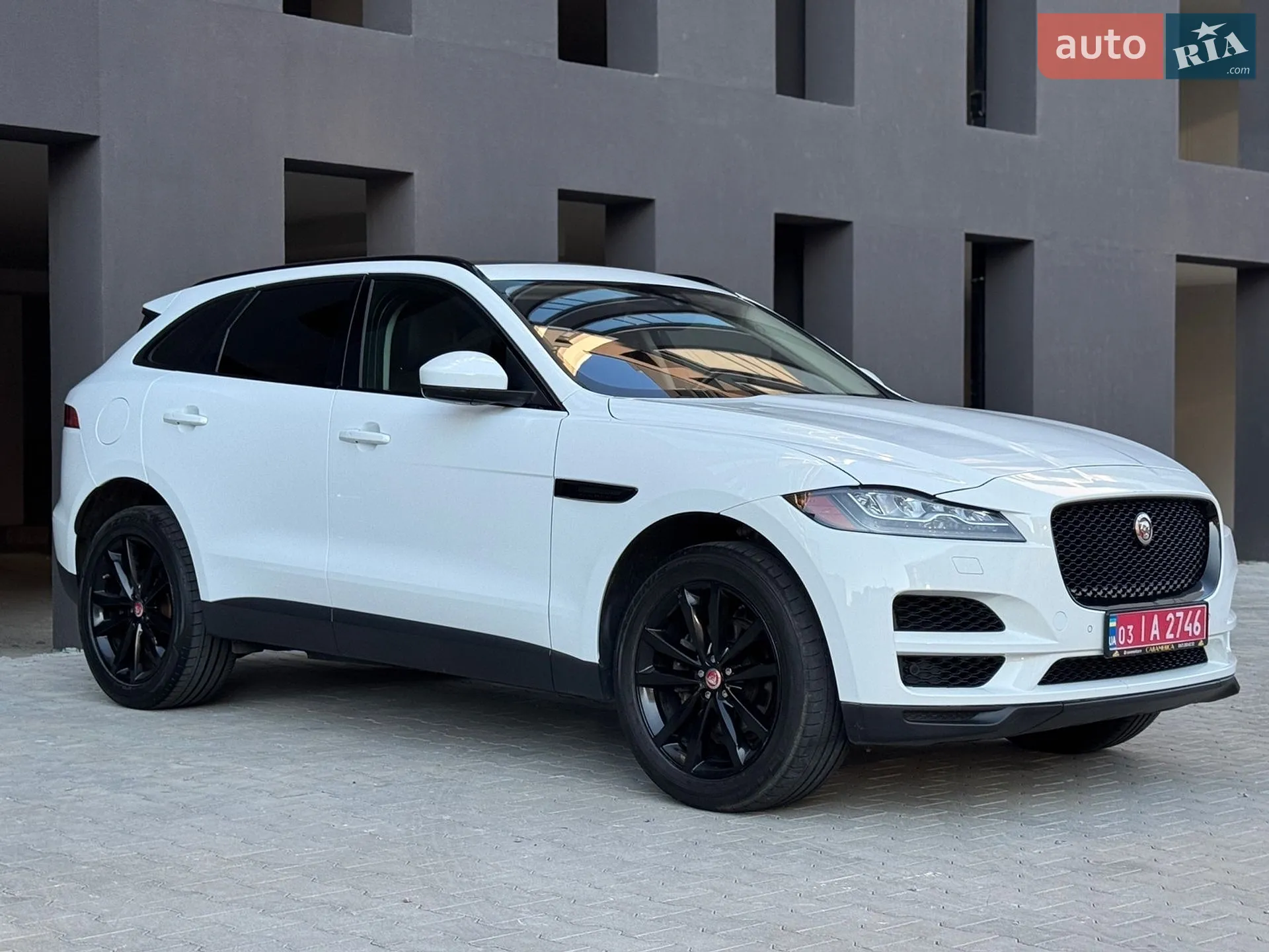 2017 Jaguar F-Pace - мініатюра 5
