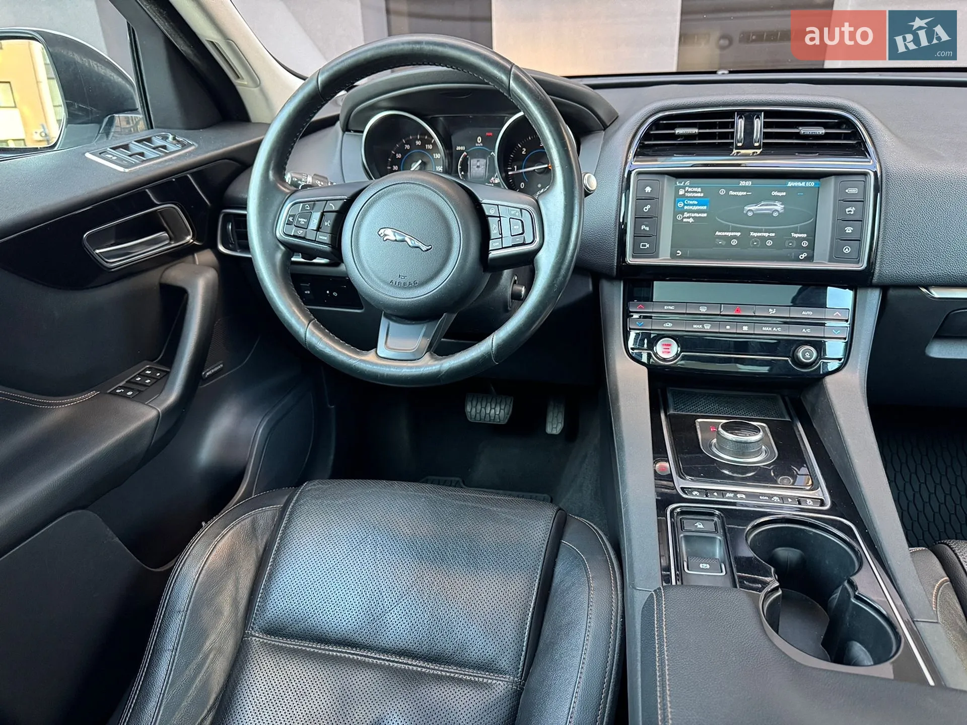 2017 Jaguar F-Pace - мініатюра 20