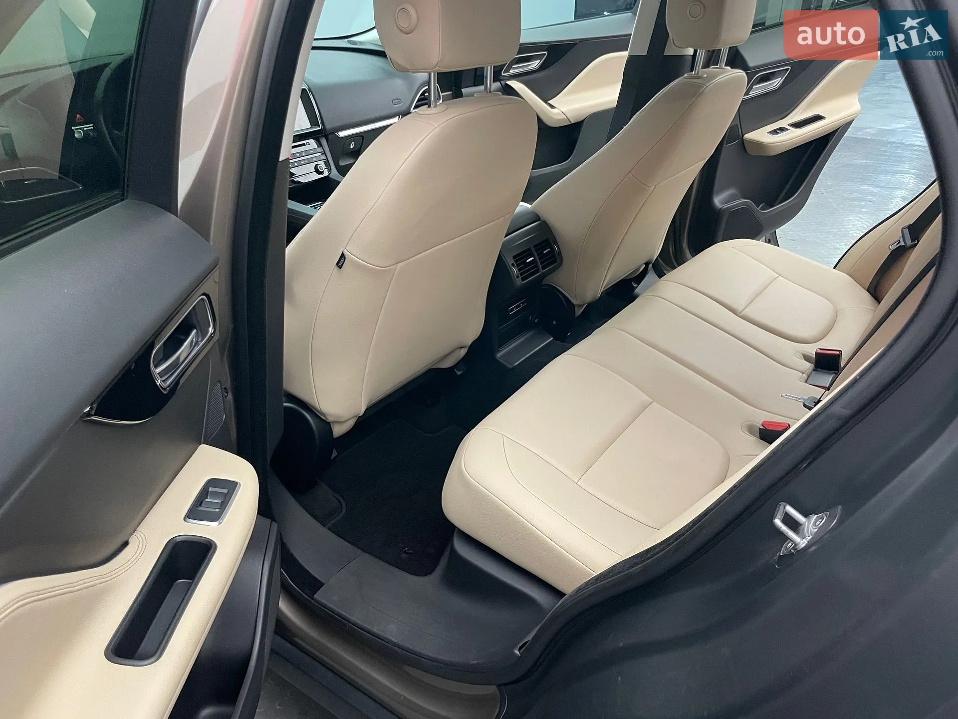 2016 Jaguar F-Pace - мініатюра 12