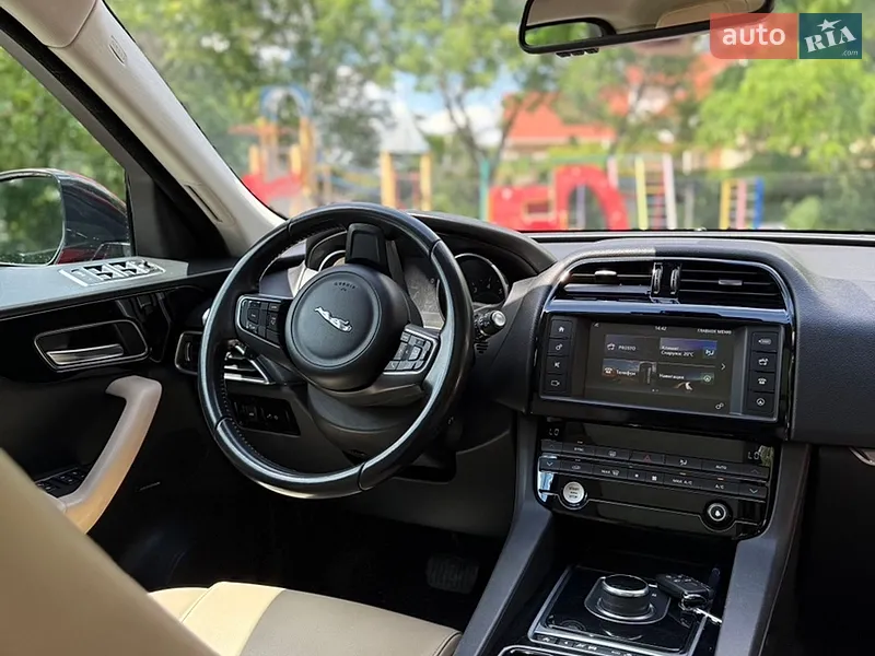 Jaguar F-Pace 2016 VIN SADCJ2BV8HA063517 фото оголошення 14 з 60