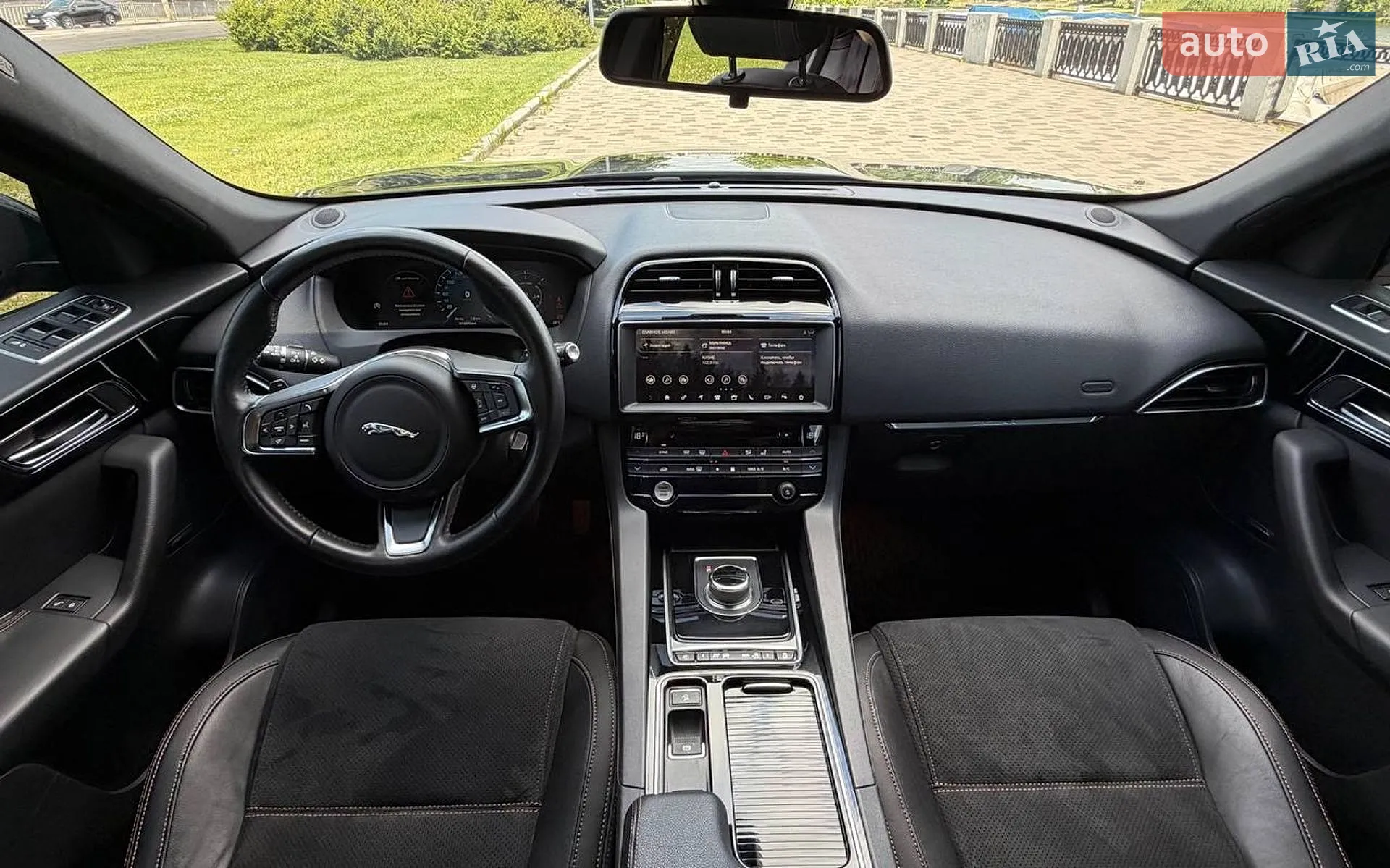 2018 Jaguar F-Pace - мініатюра 11
