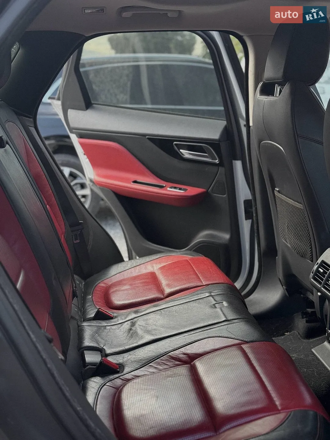 2017 Jaguar F-Pace - мініатюра 5