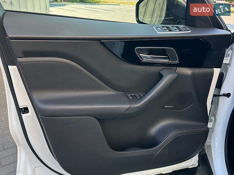 Внедорожник / Кроссовер Jaguar F-Pace 2018 в Киеве фото 17 Внедорожник / Кроссовер Jaguar F-Pace 2018 в Киеве