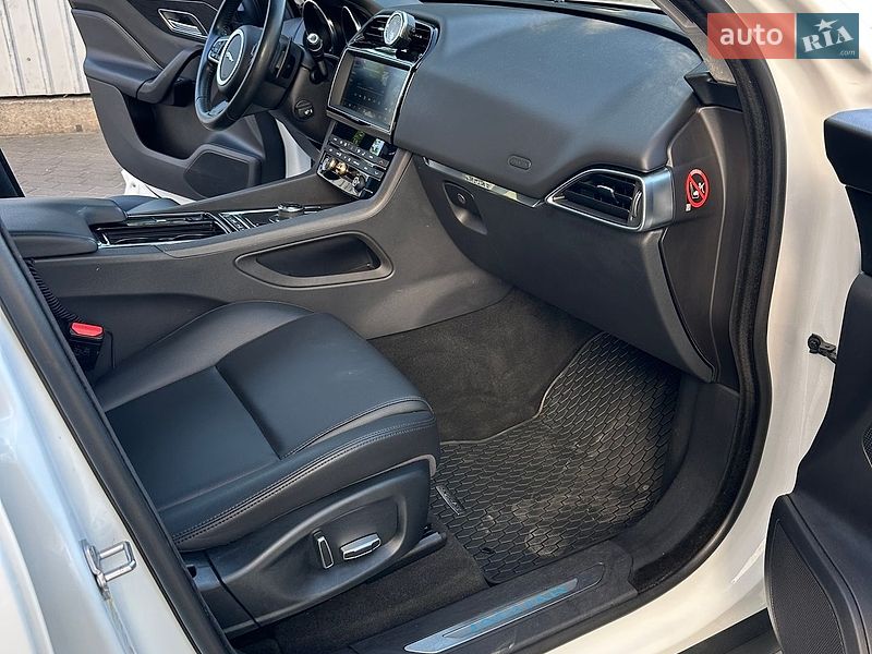 Внедорожник / Кроссовер Jaguar F-Pace 2018 в Киеве фото 32 Внедорожник / Кроссовер Jaguar F-Pace 2018 в Киеве